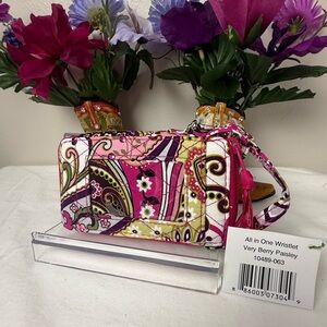 NWT Vera Bradley Very Berry Paisley All In One Wristlet Retired Pattern